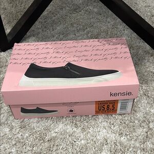 Kensie Black and White ladies shoes